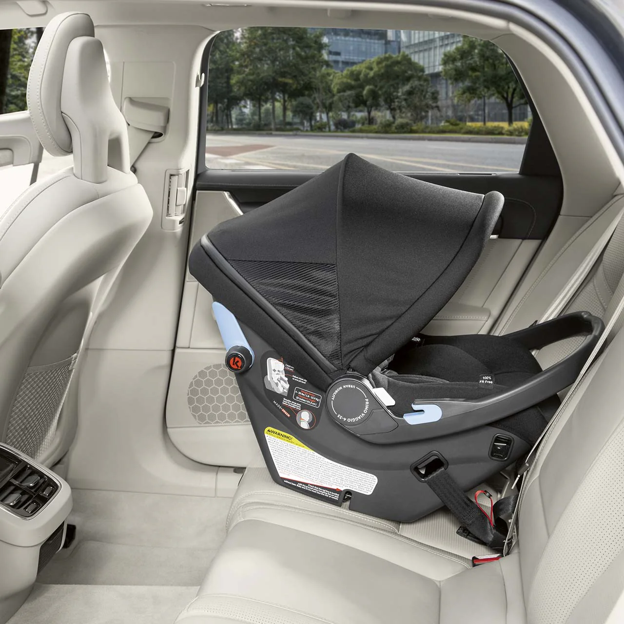 PEG Primo Viaggio Urban Mobility in True Black - Image 5